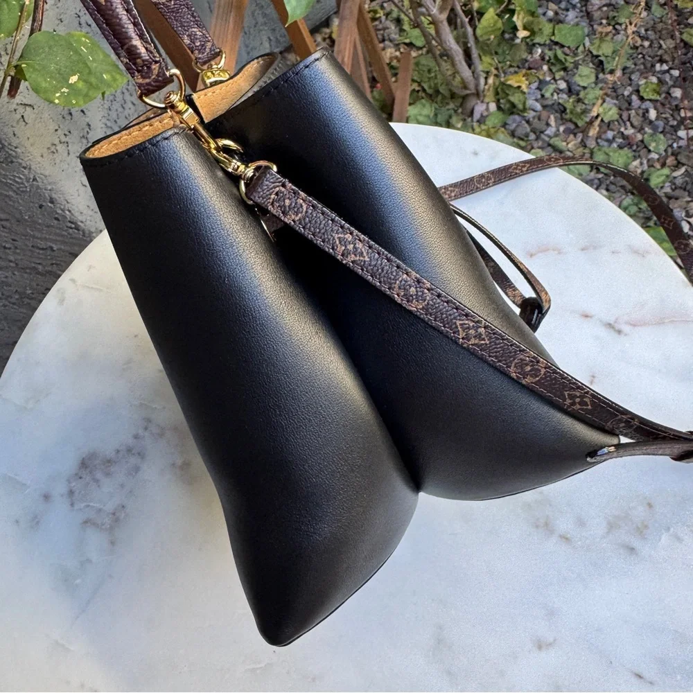 Louis Vuitton Bloom PM Bucket Bag